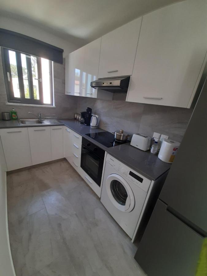Kato Paphos 1Br Near Paphos Harbour/Beach/Sea Kültér fotó
